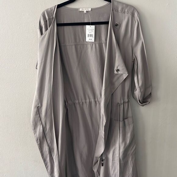 Willow & Clay Wrap Front Dress Size small chinch waist snap front zipper NWT - Picture 14 of 14